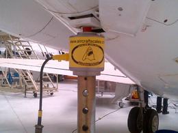 Jacking a hawker 800, jacking a hawker 800xp, aircraft weighing, airplane weighing, weighing an airplane, weighing a jet, weighing a hawker jet, 