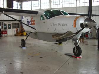 Cessna 208, how to weigh a cessna, how to weigh a cessna 208, weighing a cessna 208, airplane platform scale, airplane platform scales, aircraft scale, aircraft scales, aircraft weighing machine, airplane weighing machine, digital scale, digital aircraft scale, aircraft weighing, airplane weighing, wireless aircraft weighing kit, weighing kit