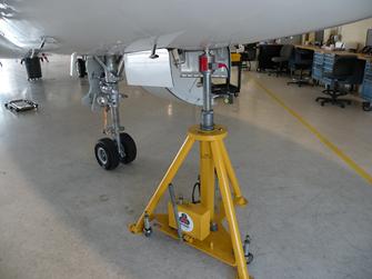 weighing a falcon jet, weighing a jet, weighing a falcon 900, aircraft scale, aircraft scales, wireless aircraft scales. wireless aircraft scale, large jet scales, large jet weighing, airplane scales, aircraft weighing equipment, aircraft rental scales. aircraft rental scale, rental aircraft scale system, aircraft scale system, wireless aircraft scale system, Gulfstream scales, gulfstream aircraft scales, EMB scales, RJ scales, Global 500 weighing, weighing a global 500, how to weigh a global 500, aircraft scales, www.aircraftscales.com, www.jawsscales.com, large jet scales, how do you weigh a large jet, weighing a large jet, 