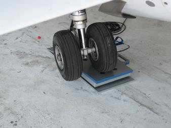 Dual wheel application, weighing a dual wheel aircraft, weighing an aircraft, weighing an airplane, how to weigh an airplane, how to weigh an aircraft, how do you weigh an airplane, how do you weigh an aircraft