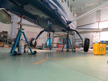 wireless aircraft scale, AOG rental, aircraft scale AOG, aircraft scale, aircraft scales, airplane scale, airplane scales, wireless scale system, wireless weighing machine, wireless weighing, how to weigh a cessna 208