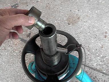 Tronair jacks, tronair removable cup, tronair weighing, using a tronair jack to weigh your aircraft or helicopter, tronair helicopter jack, tronair jack adapters, tronair adapter TA1.6