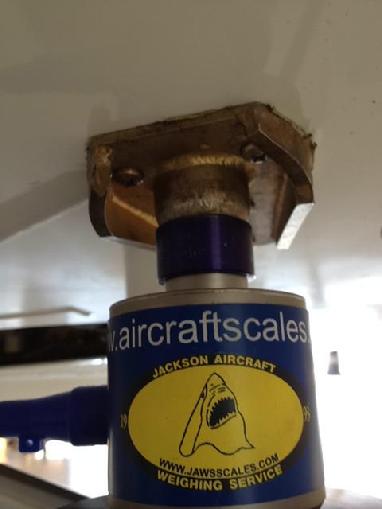weighing a lear jet, lear jet weighing, lear 60 scale, lear 60 scale, weighing a lear 60,